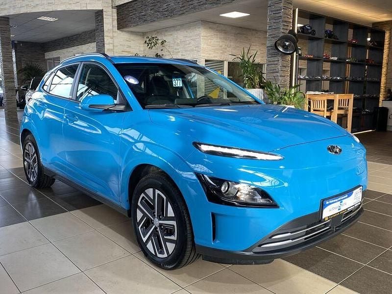 Gebraucht Hyundai Kona Select 100 kW (136 PS) 2021 Blau SUV