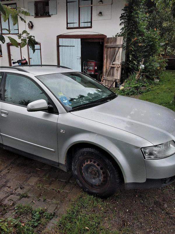 Silber Gebraucht 2001 Audi A4 Kombi | 600 € (Superpreis) - Bild 1/4