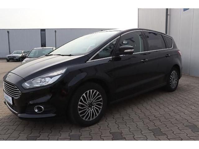 Gebraucht Ford S-MAX Titanium 150 PS (110 kW) 2019 Schwarz Van / Kleinbus
