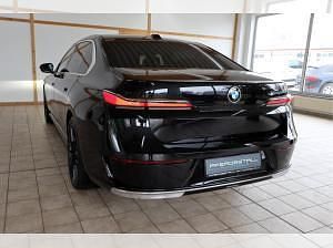 Gebraucht BMW 740 286 PS (210 kW) 2025 Schwarz (saphirschwarz) Limousine