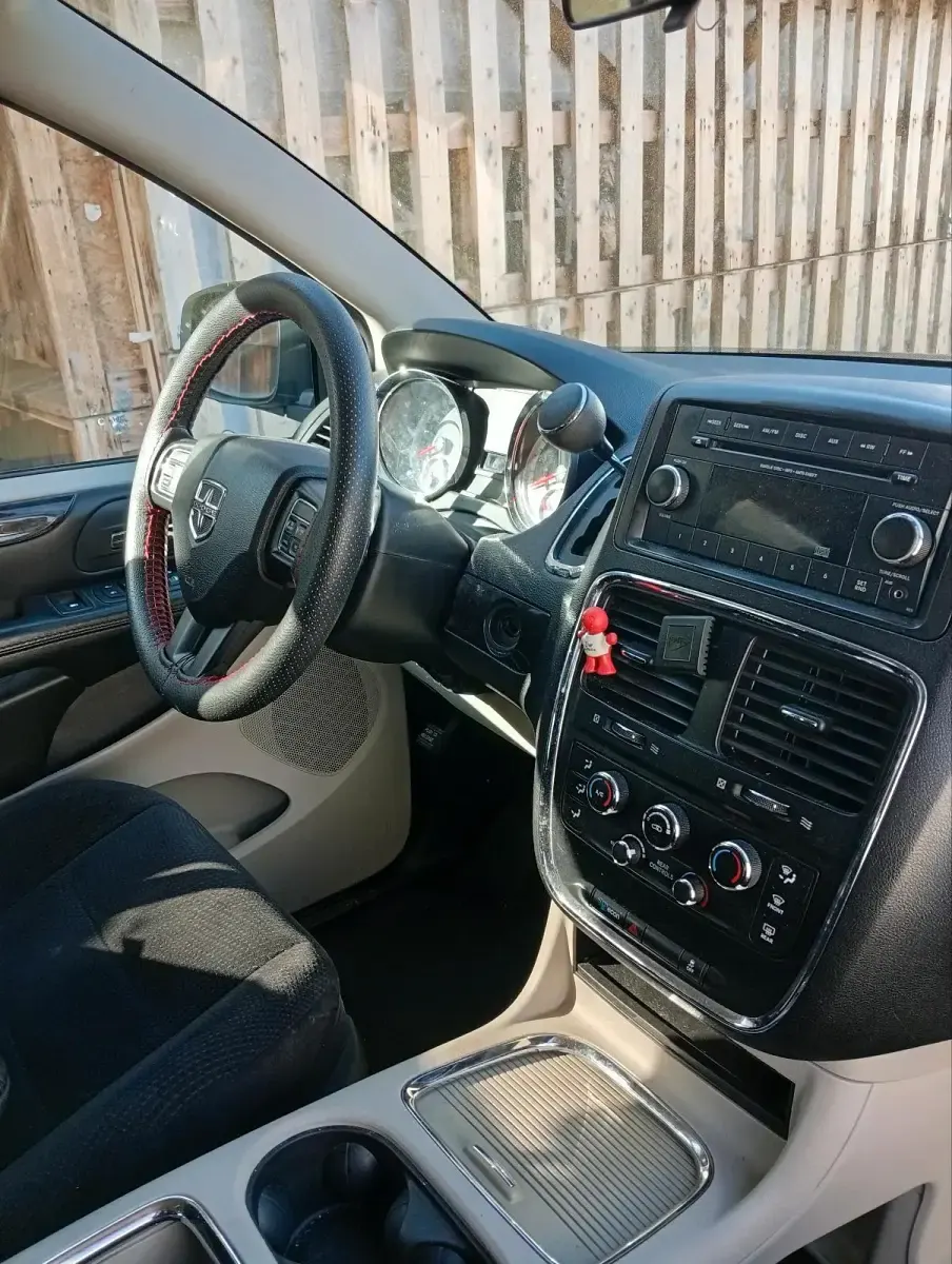 Second-hand Dodge Grand Caravan 2015 Negru Monovolum