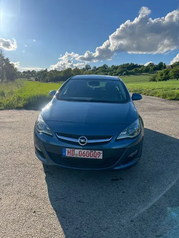 Gebraucht Opel Astra Edition 140 PS (102 kW) 2014 Limousine
