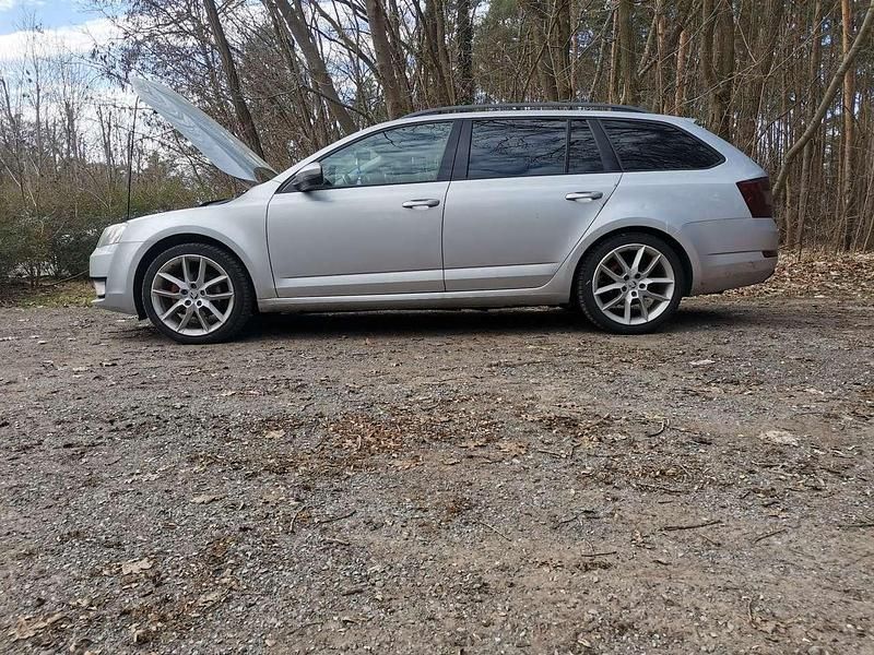 Gebraucht Skoda Octavia 150 PS (110 kW) 2015 Kleinwagen