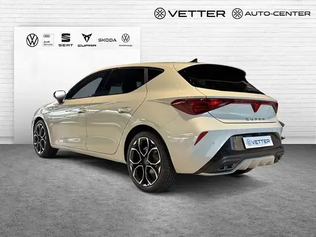 Neu Cupra Leon 150 PS (110 kW) 2026 Grau Limousine