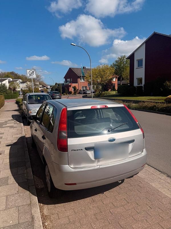 Brugt Ford Fiesta 75 HK (55 kW) 2003 Grå Hatchback