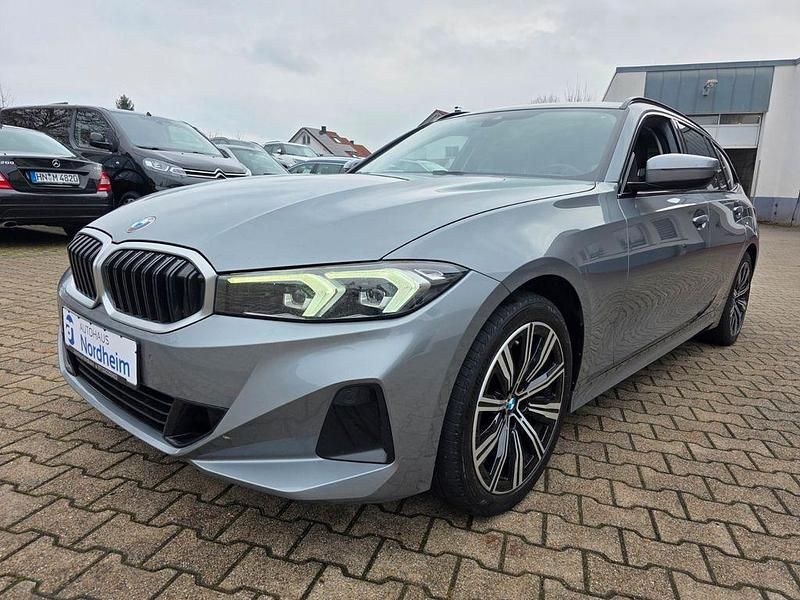 Skyscraper grau Gebraucht 2022 BMW 318 Performance Kombi | 26.990 € (Fairer Preis) - Bild 1/4