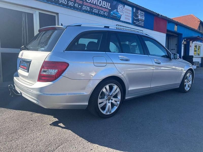Gebraucht Mercedes C250 204 PS (150 kW) 2014 Silber Kombi