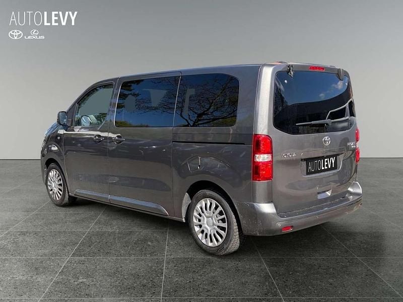 Gebraucht Toyota Proace Verso 177 PS (130 kW) 2023 Grau Kombi