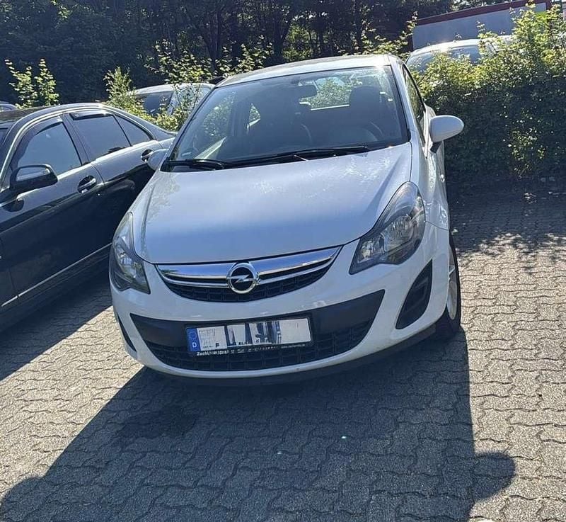 Weiß Gebraucht 2014 Opel Corsa Energy Kleinwagen | 3.000 € (Superpreis) - Bild 1/4