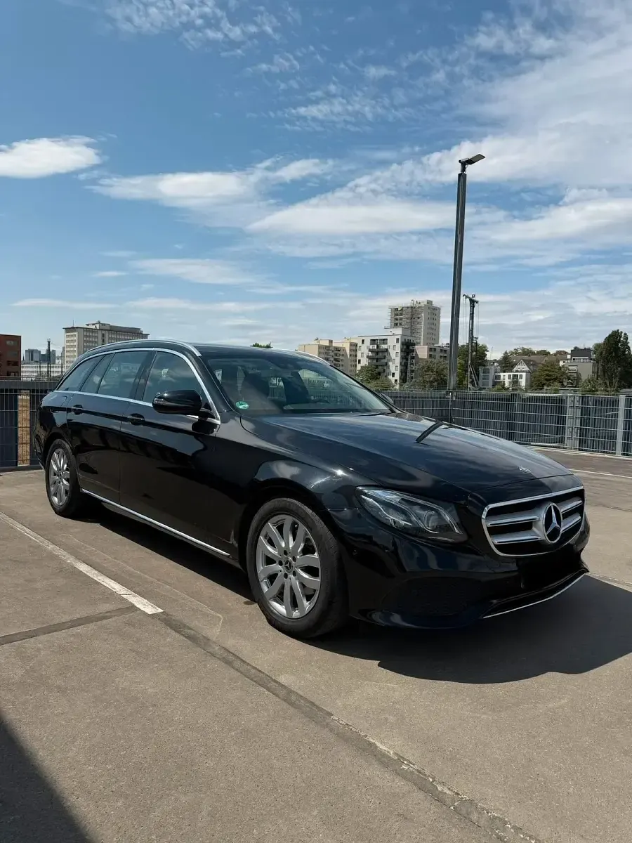 Gebraucht Mercedes E220 Avantgarde 194 PS (142 kW) 2017 Schwarz Kombi
