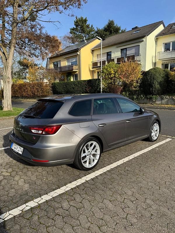 Gebraucht Seat Leon FR-Line 180 PS (132 kW) 2016 Grau Kombi