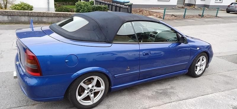 Gebraucht Opel Astra Cabriolet 125 PS (91 kW) 2002 Blau Cabrio