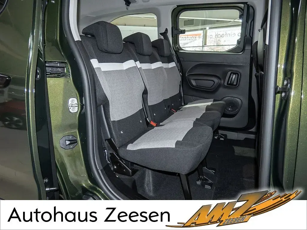 Gebraucht Citroën Berlingo 131 PS (96 kW) 2026 Grün Van / Kleinbus