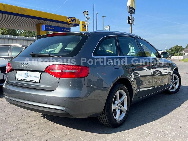 Gebraucht Audi A4 Ambiente 143 PS (105 kW) 2012 Grau Kombi
