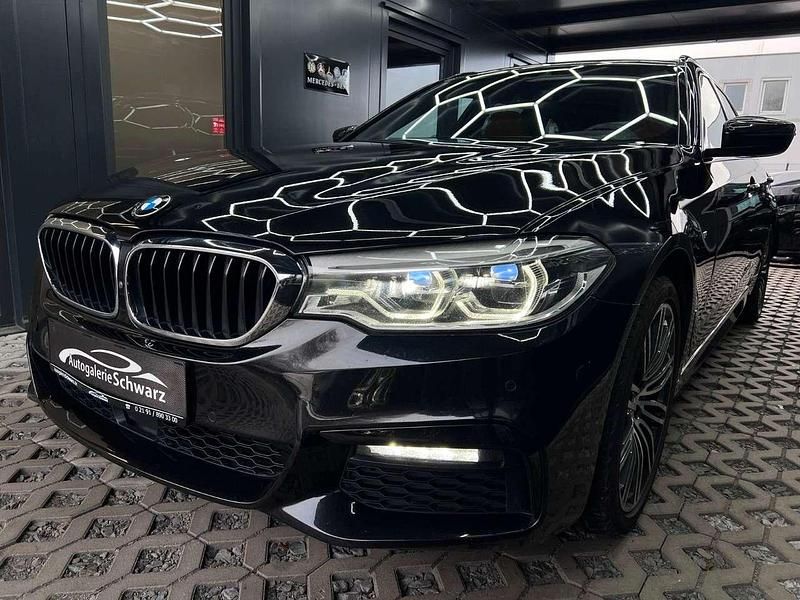 Gebraucht BMW 530 M Sport 265 PS (194 kW) 2020 M black sapphire metallic Kombi