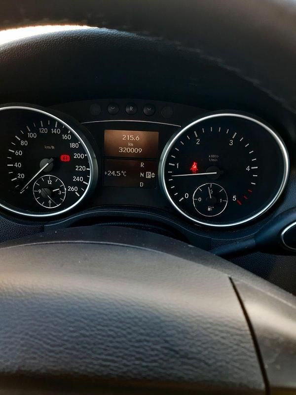 Gebraucht Mercedes ML320 224 PS (164 kW) 2007 Schwarz SUV