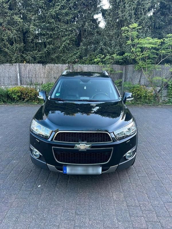 Schwarz Gebraucht 2013 Chevrolet Captiva LTZ SUV | 7.300 € - Bild 1/4