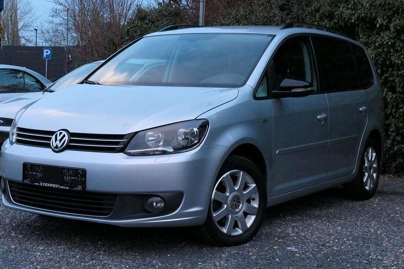 Gebraucht VW Touran Match 105 PS (77 kW) 2013 Silber Van / Kleinbus