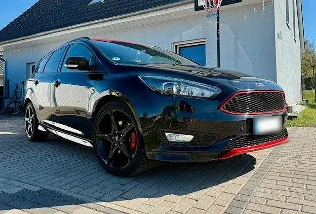 Używany Ford Focus ST-Line 150 KM (110 kW) 2017 Czarny Kombi