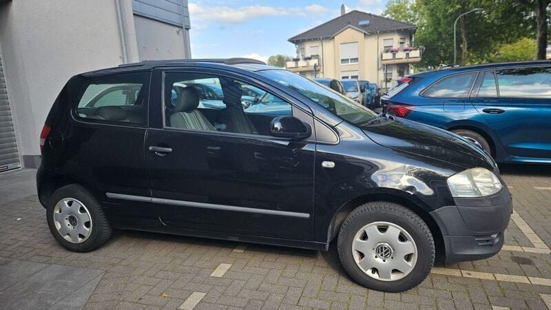 Gebraucht VW Fox 54 PS (39 kW) 2005 Silber Kleinwagen