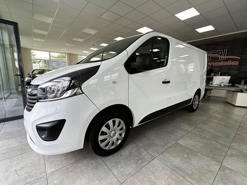 Weiß Gebraucht 2018 Opel Vivaro Van | 14.999 € (Fairer Preis) - Bild 1/4