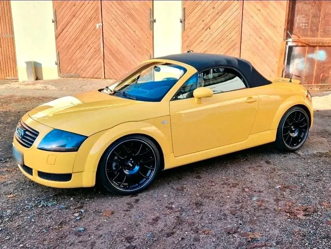 Second-hand Audi TT S-Line 224 CP (164 kW) 2001 Galben Coupe