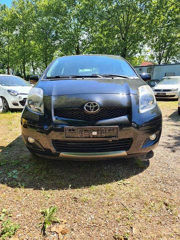 Gebraucht Toyota Yaris 90 PS (66 kW) 2010 Schwarz Kleinwagen