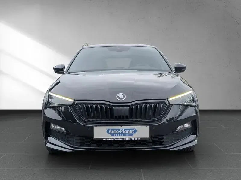 Gebraucht Skoda Scala Monte Carlo 150 PS (110 kW) 2023 Blackmagic perleffekt (metallic) Kleinwagen
