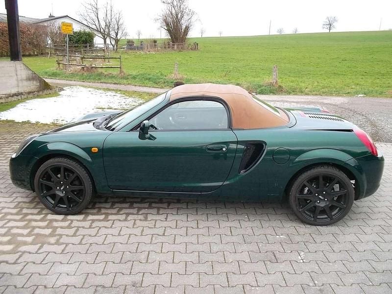 Grün Gebraucht 2002 Toyota MR2 Cabrio | 11.100 € (Teuer) - Bild 1/4