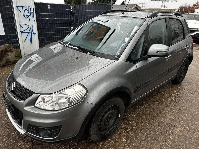 Gebraucht Suzuki SX4 Club 107 PS (78 kW) 2011 Grau Limousine