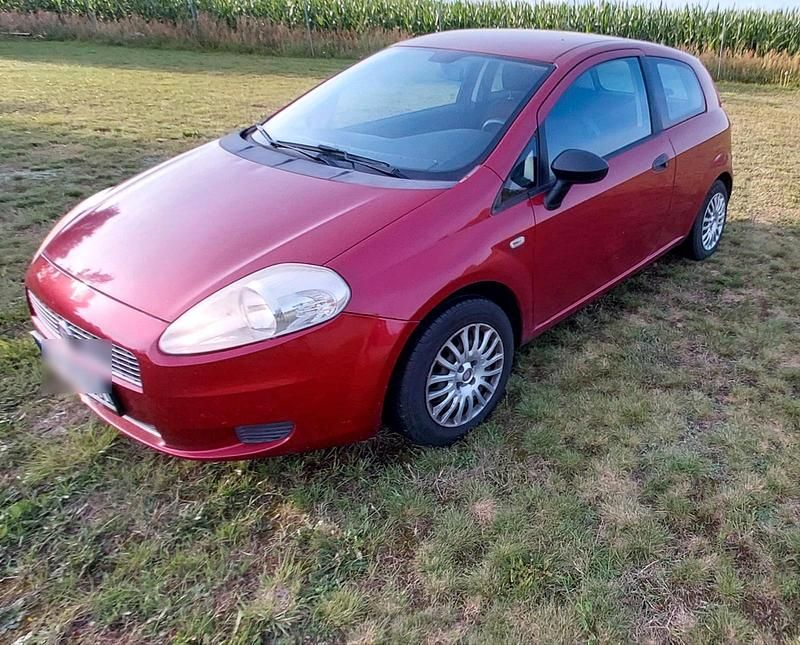 Rot Gebraucht 2009 Fiat Grande Punto Kleinwagen | 1.700 € (Fairer Preis) - Bild 1/4
