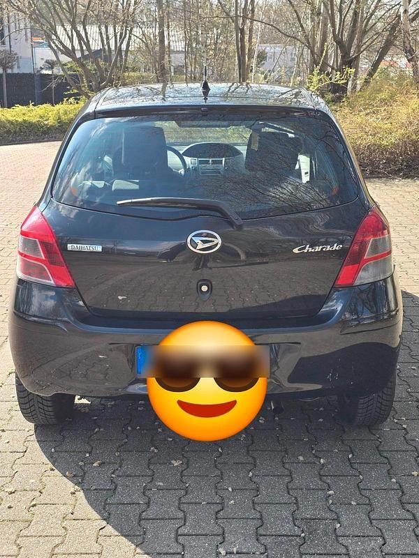 Gebraucht Daihatsu Charade 99 PS (72 kW) 2011 Schwarz Kleinwagen