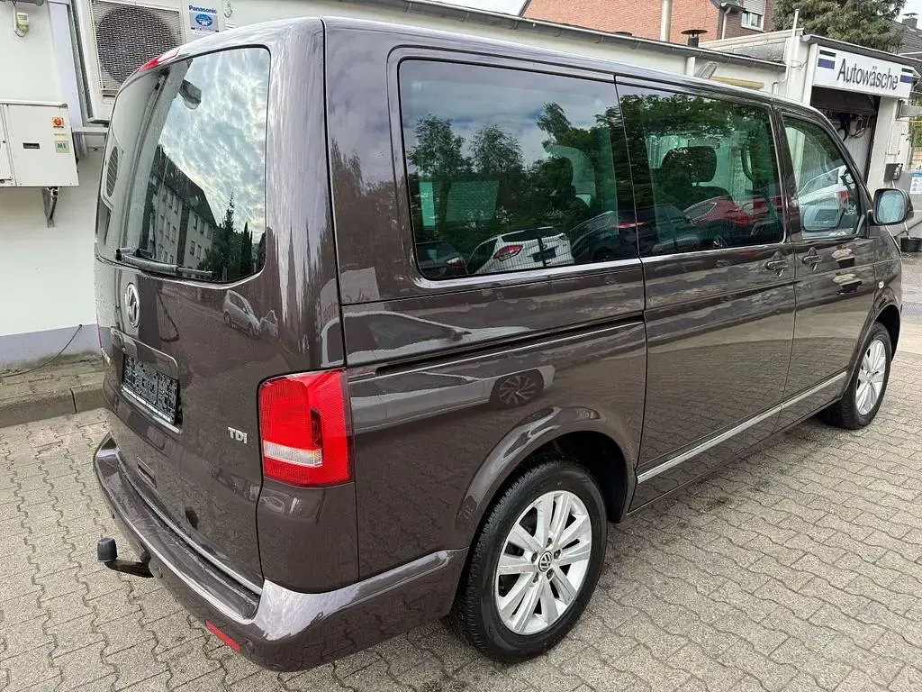 Używany VW T5 179 KM (131 kW) 2011 Brązowy Van