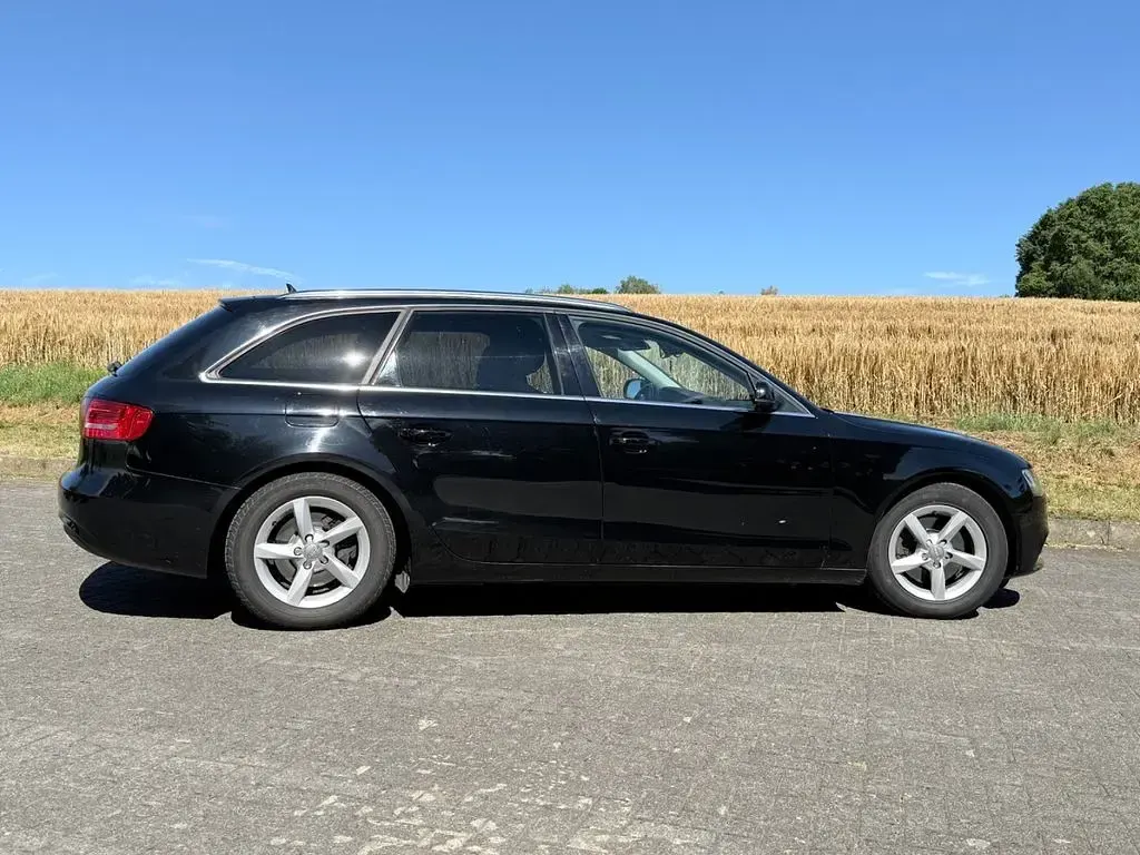 Gebraucht Audi A4 Ambiente 150 PS (110 kW) 2013 Schwarz Kombi