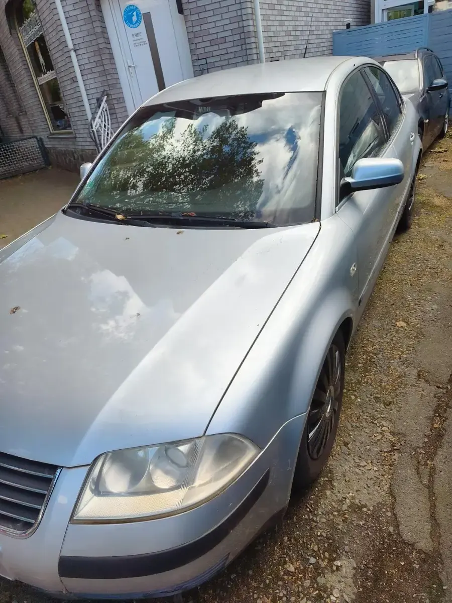 Gebraucht VW Passat 101 PS (74 kW) 2002 Silber Limousine
