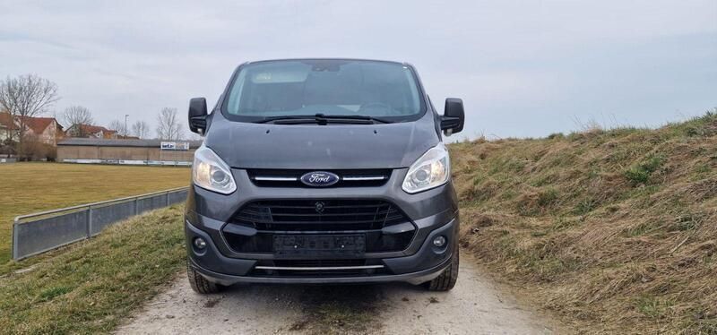 Grau Gebraucht 2017 Ford Tourneo Custom Van / Kleinbus | 23.000 € (Etwas zu teuer) - Bild 1/4