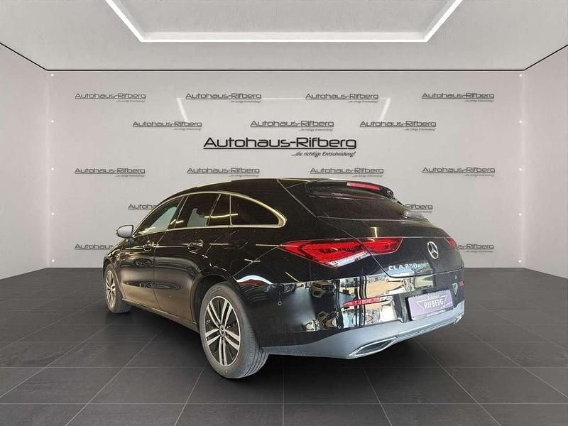 Gebraucht Mercedes CLA250e Progressive 218 PS (160 kW) 2022 Nachtschwarz  unilack Limousine