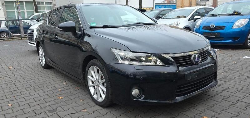 Schwarz Gebraucht 2011 Lexus CT200h Limousine | 12.499 € (Fairer Preis) - Bild 1/4