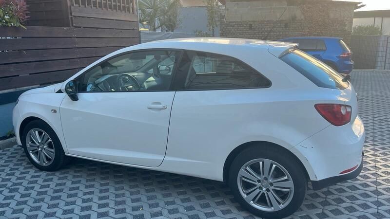 Weiß Gebraucht 2009 Seat Ibiza Kleinwagen | 4.000 € - Bild 1/4