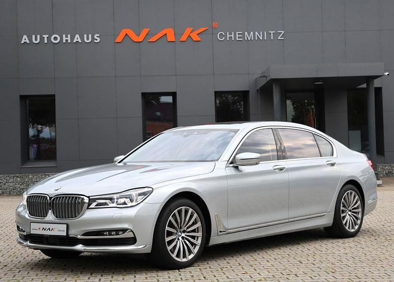 Silber Gebraucht 2019 BMW 730L Performance Limousine | 42.990 € (Fairer Preis) - Bild 1/4