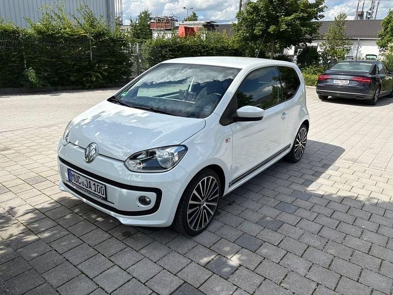 Weiß Gebraucht 2015 VW up! CLUB Kleinwagen | 6.800 € (Fairer Preis) - Bild 1/4