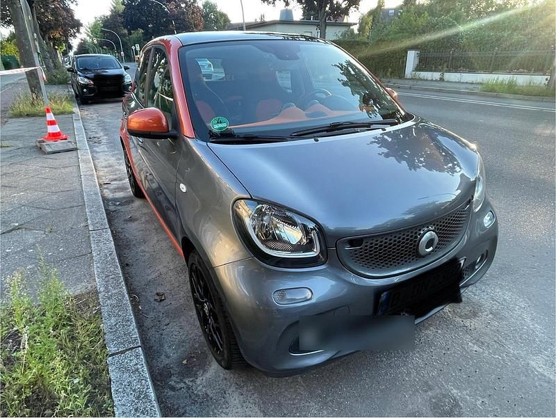 Grau Gebraucht 2015 Smart ForFour Kleinwagen | 5.499 € (Guter Preis) - Bild 1/4
