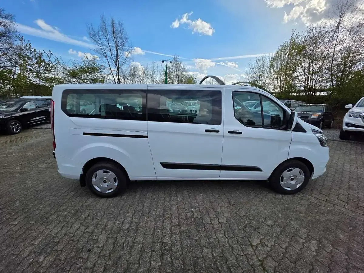 Gebraucht Ford Transit Custom Trend 131 PS (96 kW) 2023 Frozen white Kombi