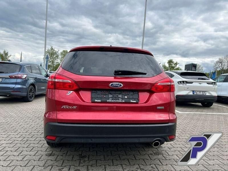 Gebraucht Ford Focus Titanium 150 PS (110 kW) 2018 Rot(metallic) Kombi