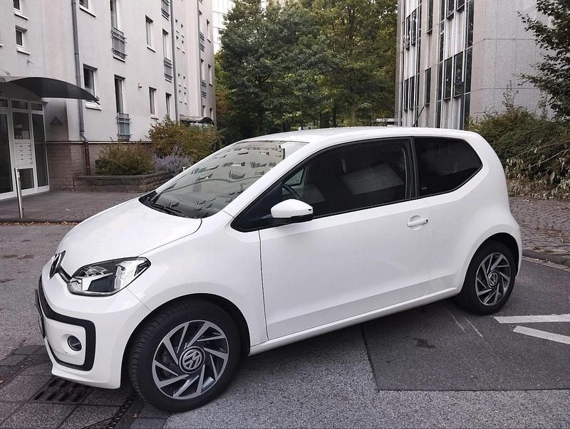 Weiß Gebraucht 2017 VW up! Sound Kleinwagen | 6.200 € (Guter Preis) - Bild 1/4