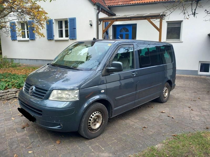 Grau Gebraucht 2009 VW Multivan United Van | 15.000 € (Teuer) - Bild 1/3