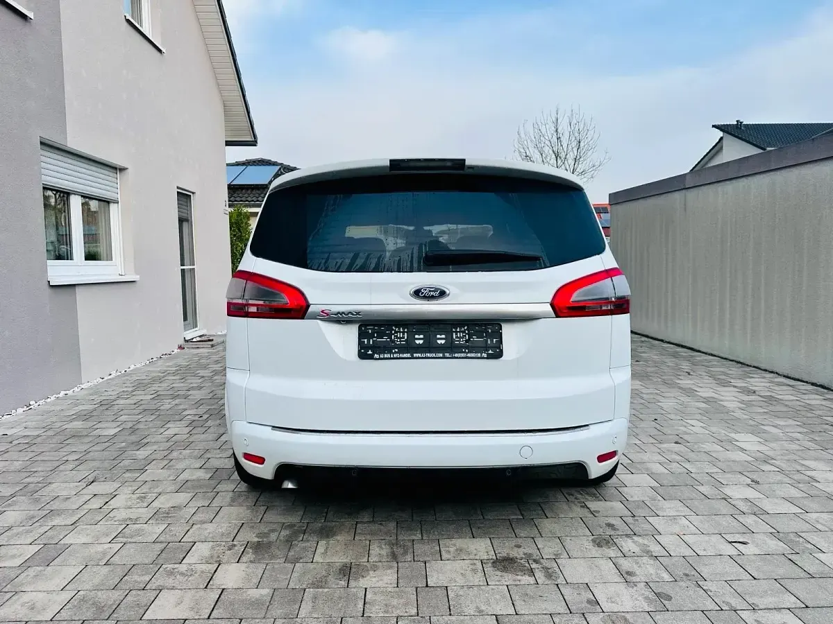 Używany Ford S-MAX Titanium S 163 KM (119 kW) 2015 Biały Minivan