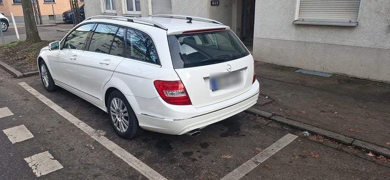 Gebraucht Mercedes C250 Elegance 204 PS (150 kW) 2014 Weiß Kombi