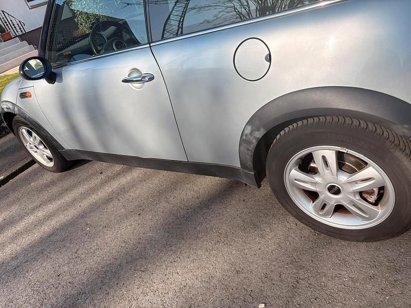 Gebraucht Mini Cooper 90 PS (66 kW) 2004 Silber Kleinwagen