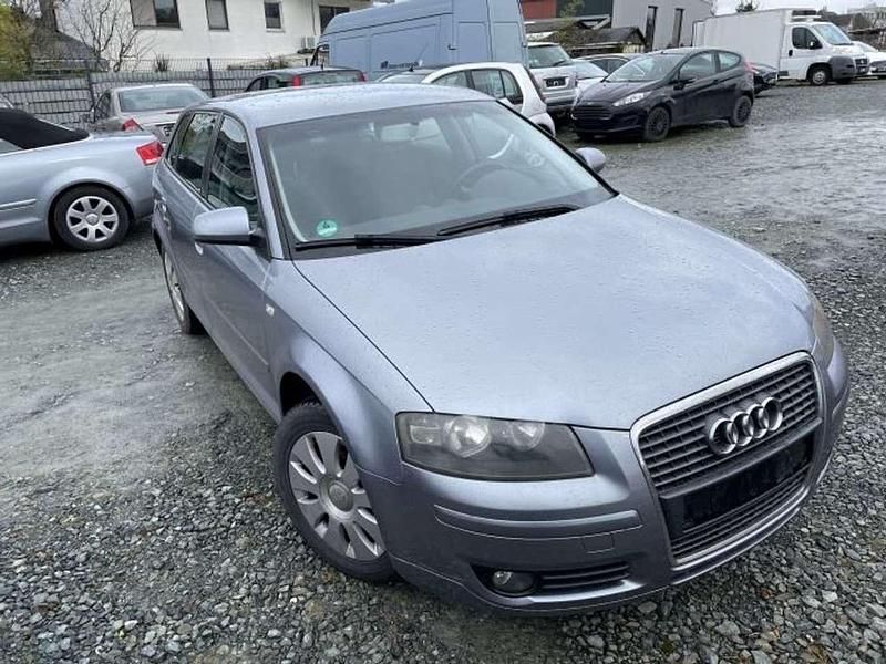 Gebraucht Audi A3 Attraction 116 PS (85 kW) 2005 Silberblü Kleinwagen